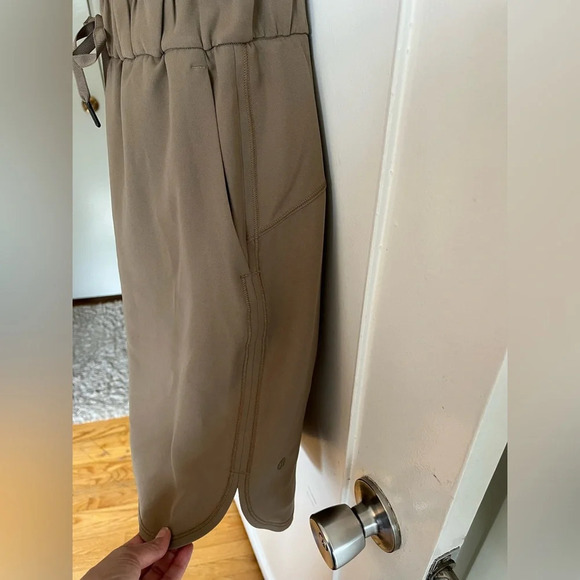 Lululemon On The  Fly Skirt
*Woven
Frontier, tan color casual, athleisure, sz 6 - Picture 8 of 16